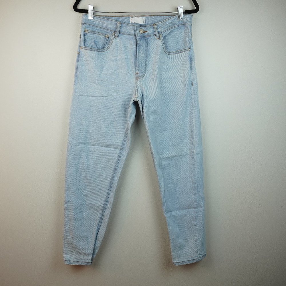 Asos Design Light Wash Tapered Leg High Waist Jeans Size W32‎ L30
